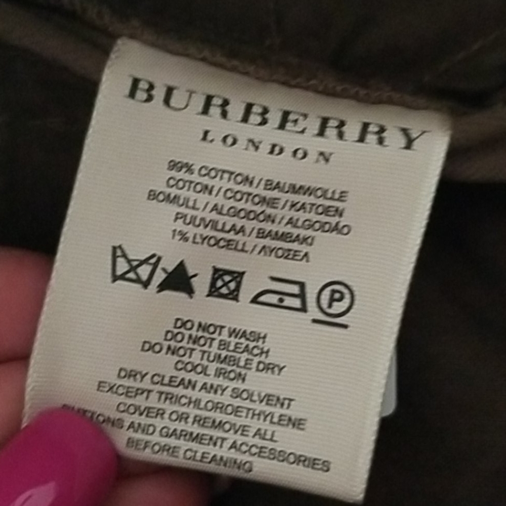 Burberry Wide Leg Cargo Oversized pants. - Picture 10 of 12